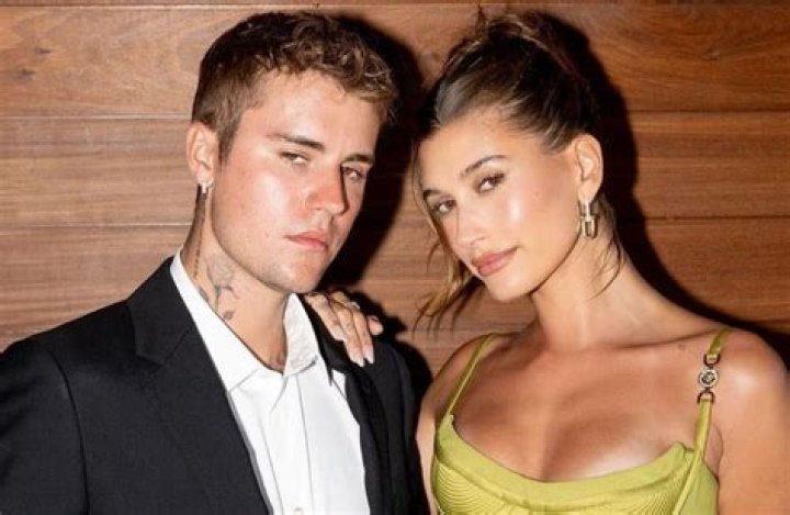 Justin Bieber y su esposa Hailey celebran cuatro años de casados
