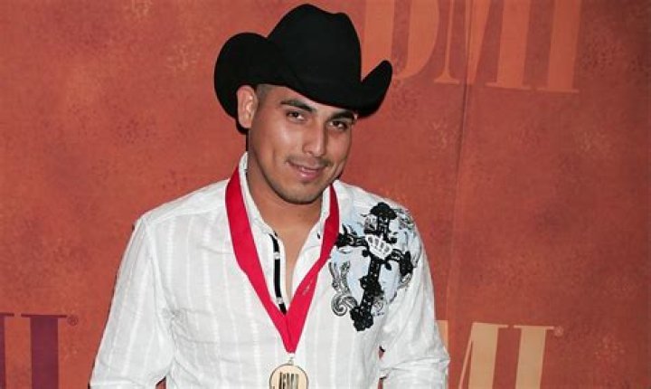 Recorre junto a Espinoza Paz su hogar en Sinaloa